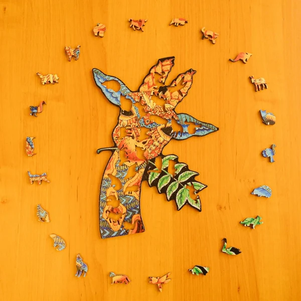 Zvedavá žirafa – Drevené puzzle 3